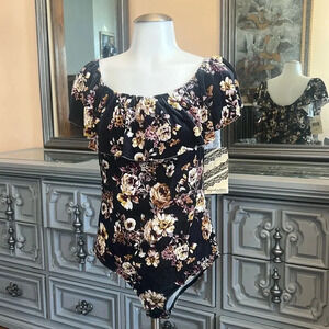 Eyeshadow medium velvet floral print bodysuit
